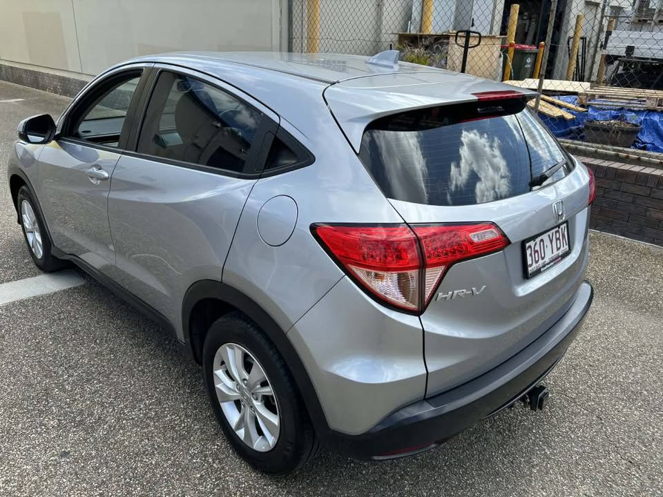 2018 Honda hrv vti automatic easy finance 3.jpg